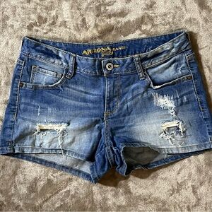 ARIZONA JEAN CO DENIM DISTRESSED SHORTS